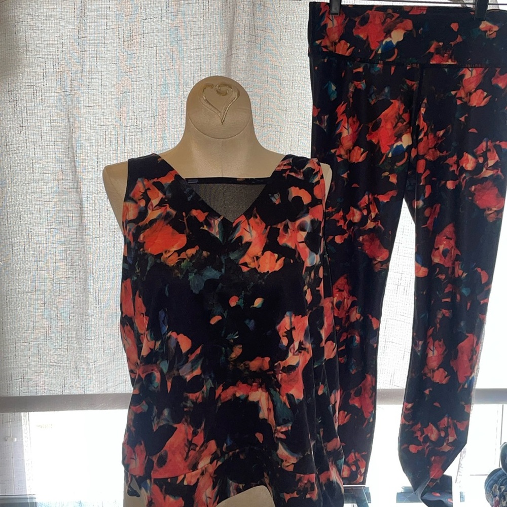 2pc orange floral activewear outfit size M
